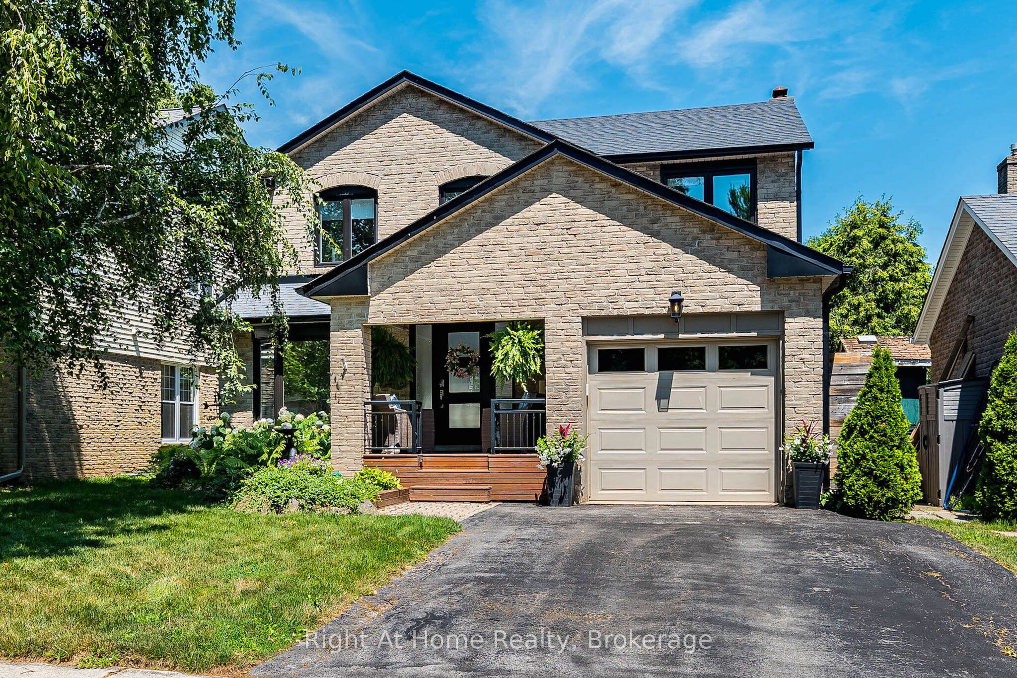 3287 Victoria Street, Oakville, ON L6L 5T5 photo 2