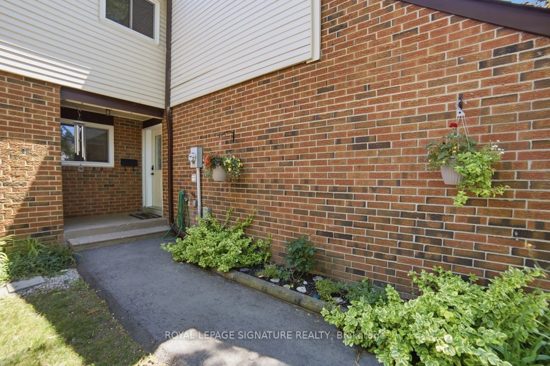 550 Childs Drive 34, Milton, ON L9T 3P3 photo 2