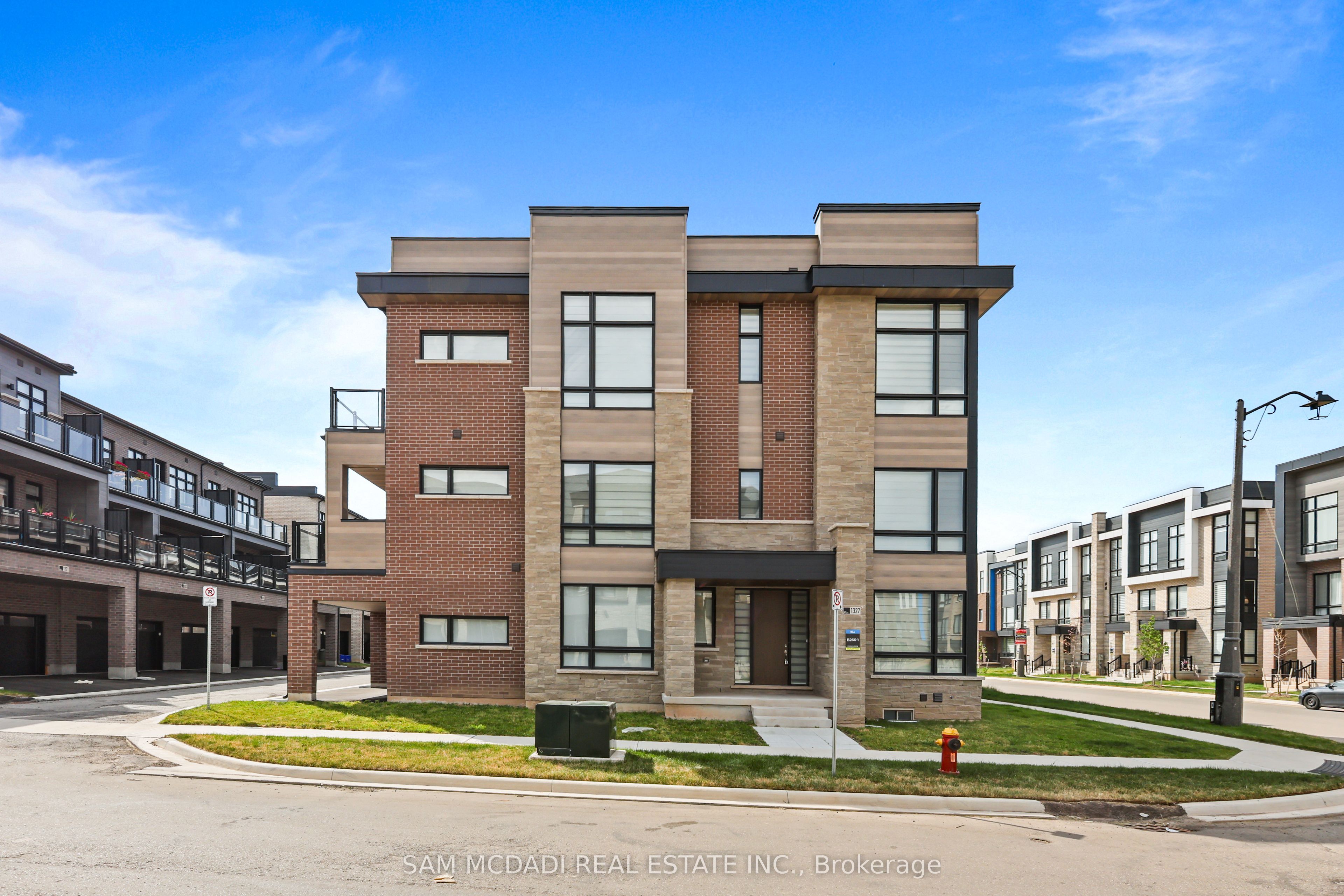 1327 Anthonia Trail, Oakville, ON L6H 7Y8