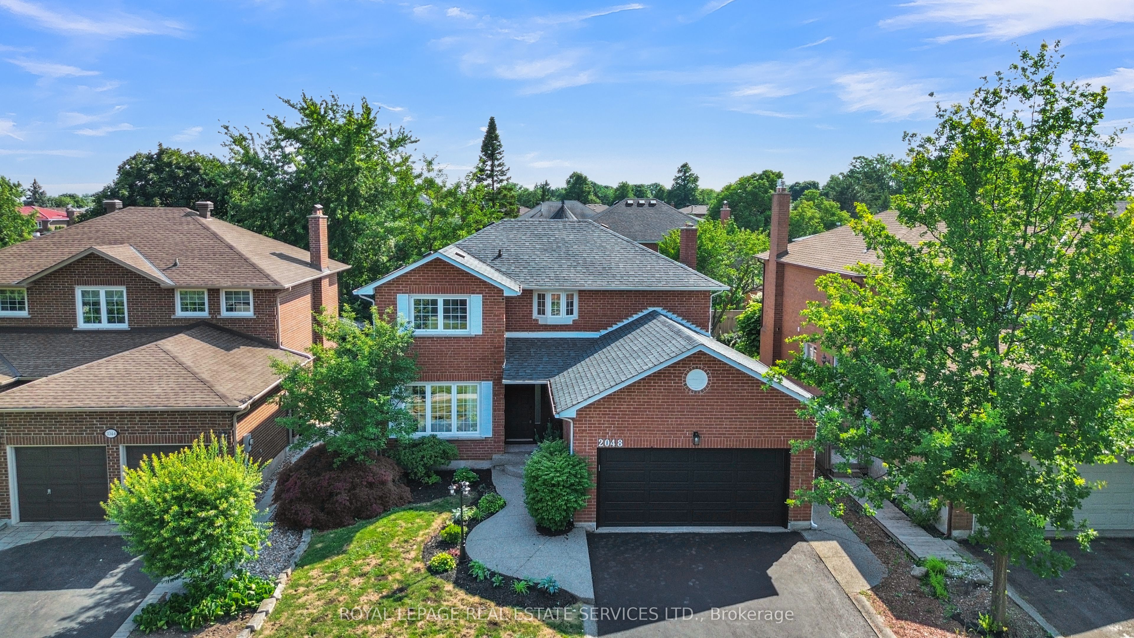 2048 Sixth Line, Oakville, ON L6H 3N2 photo 2