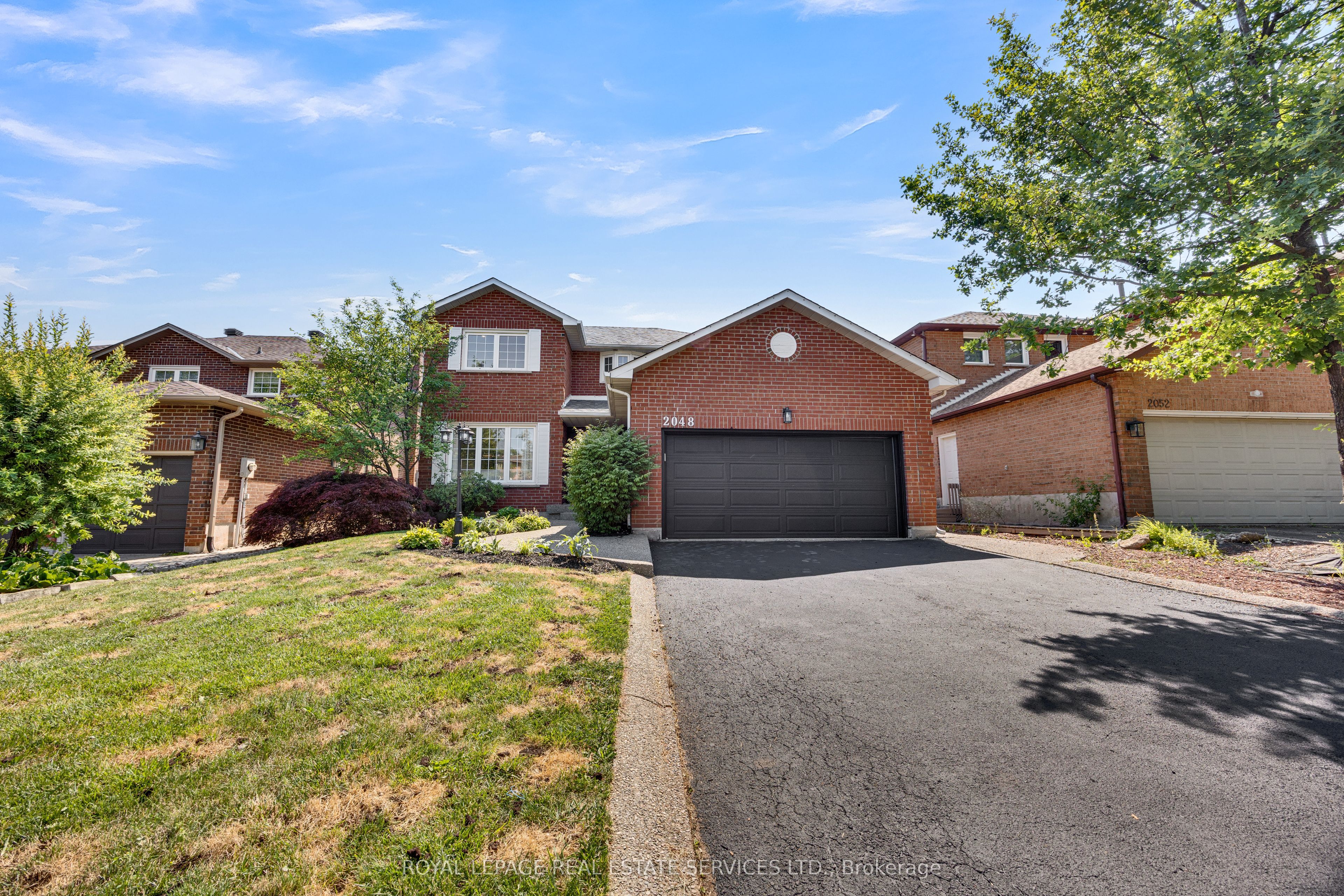 2048 Sixth Line, Oakville, ON L6H 3N2 photo 3