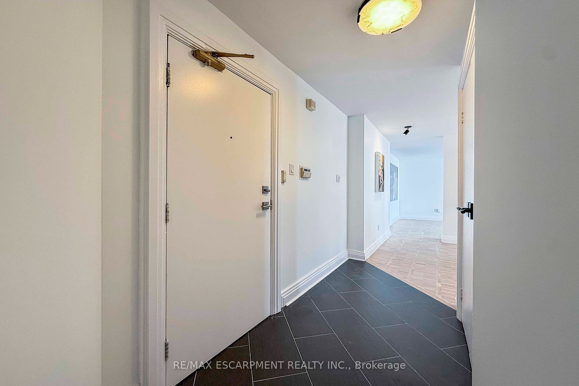 3650 Kaneff Crescent 2804, Mississauga, ON L5A 4A1 photo 2