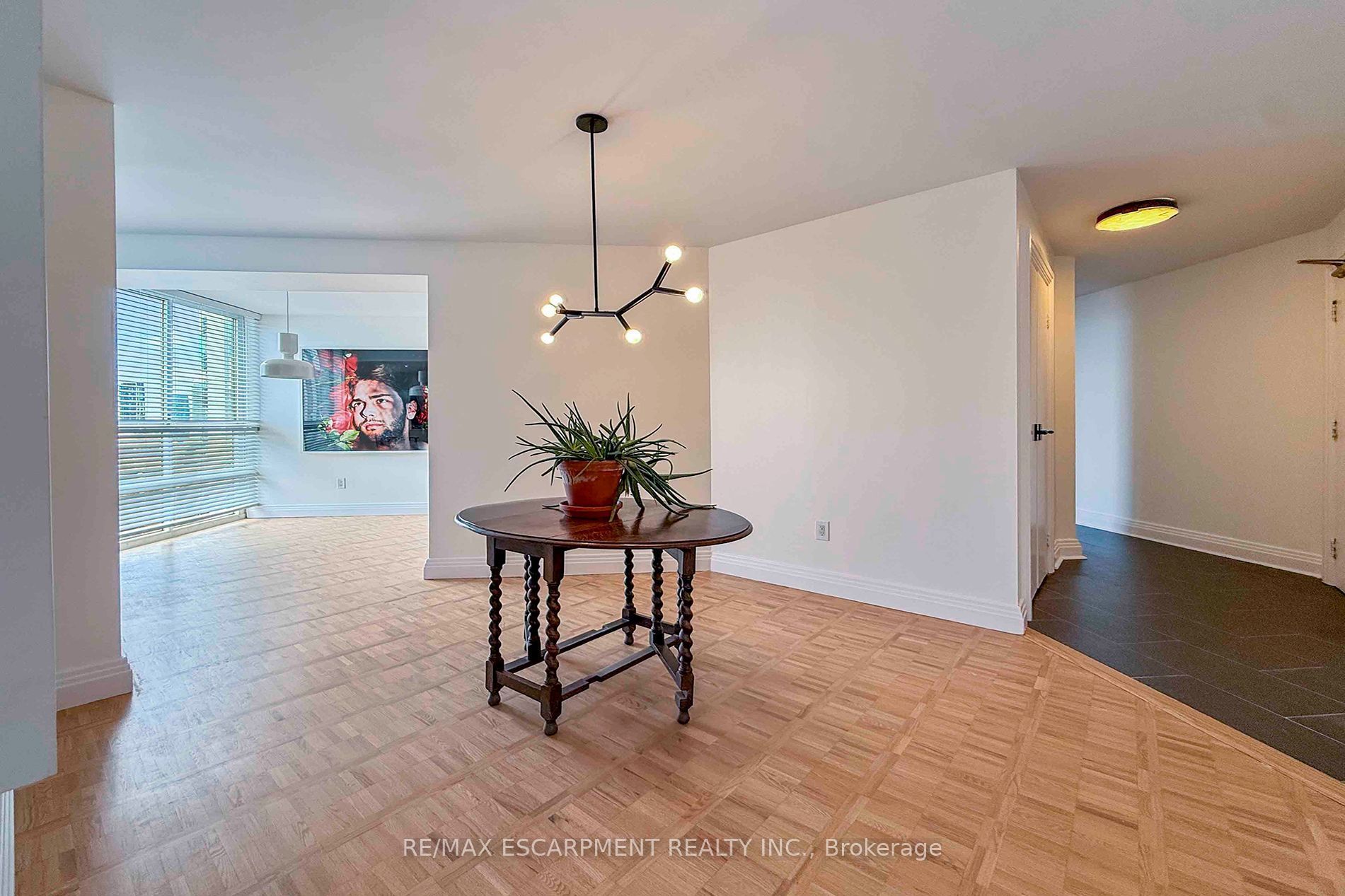 3650 Kaneff Crescent 2804, Mississauga, ON L5A 4A1 photo 5