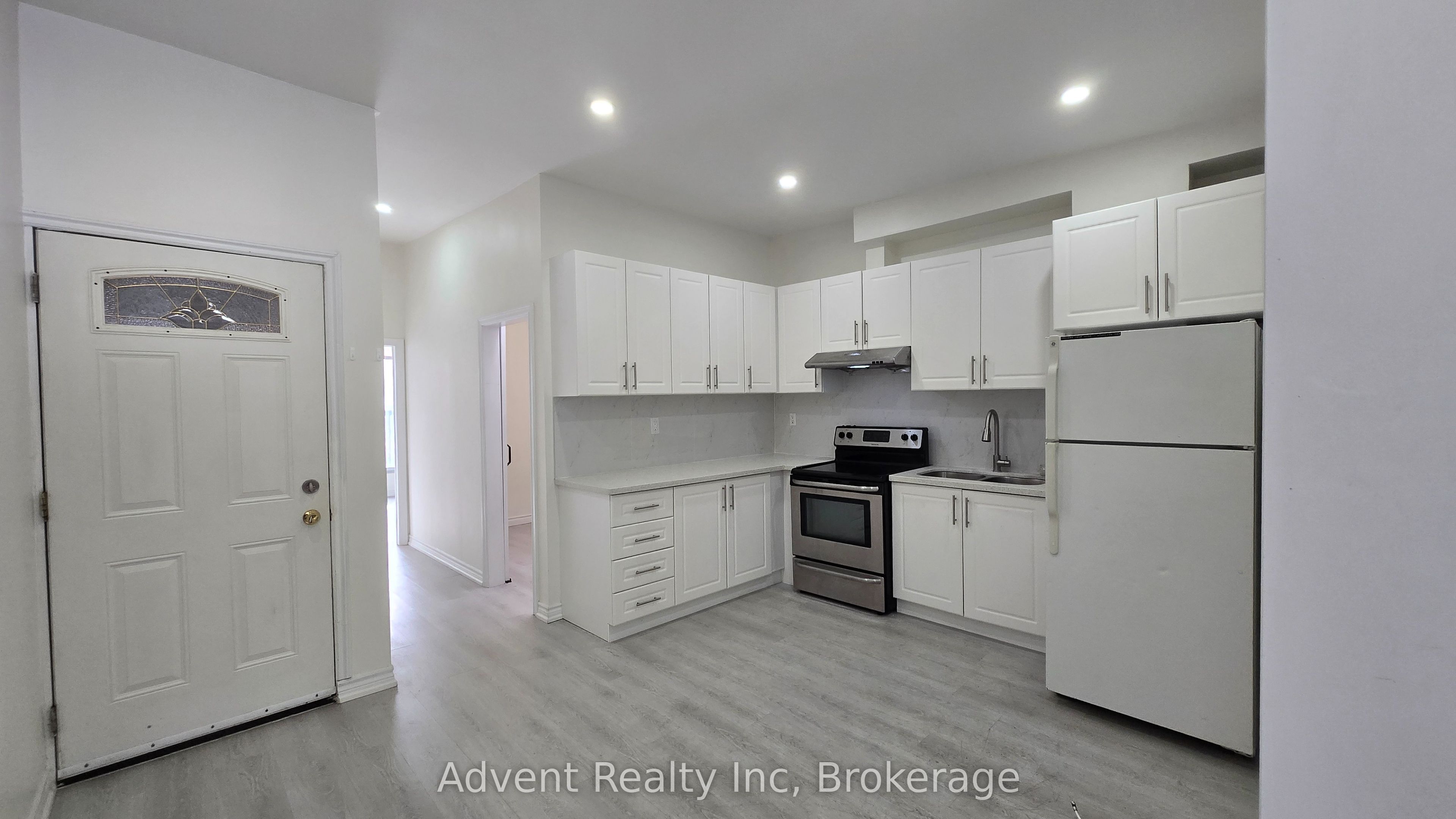 1454 Queen Street W 2nd Floor, Toronto, ON M6K 1M2