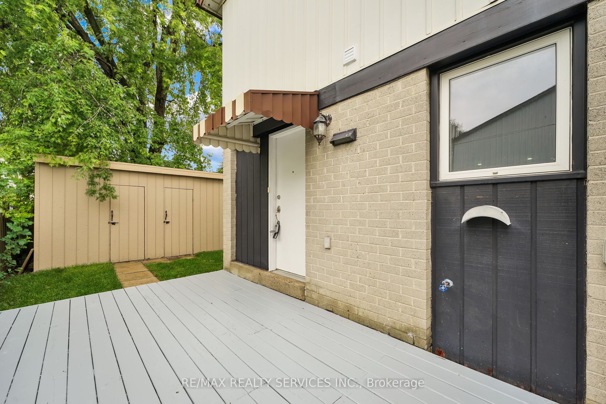 29 Hector Court, Brampton, ON L6S 1P1 photo 2
