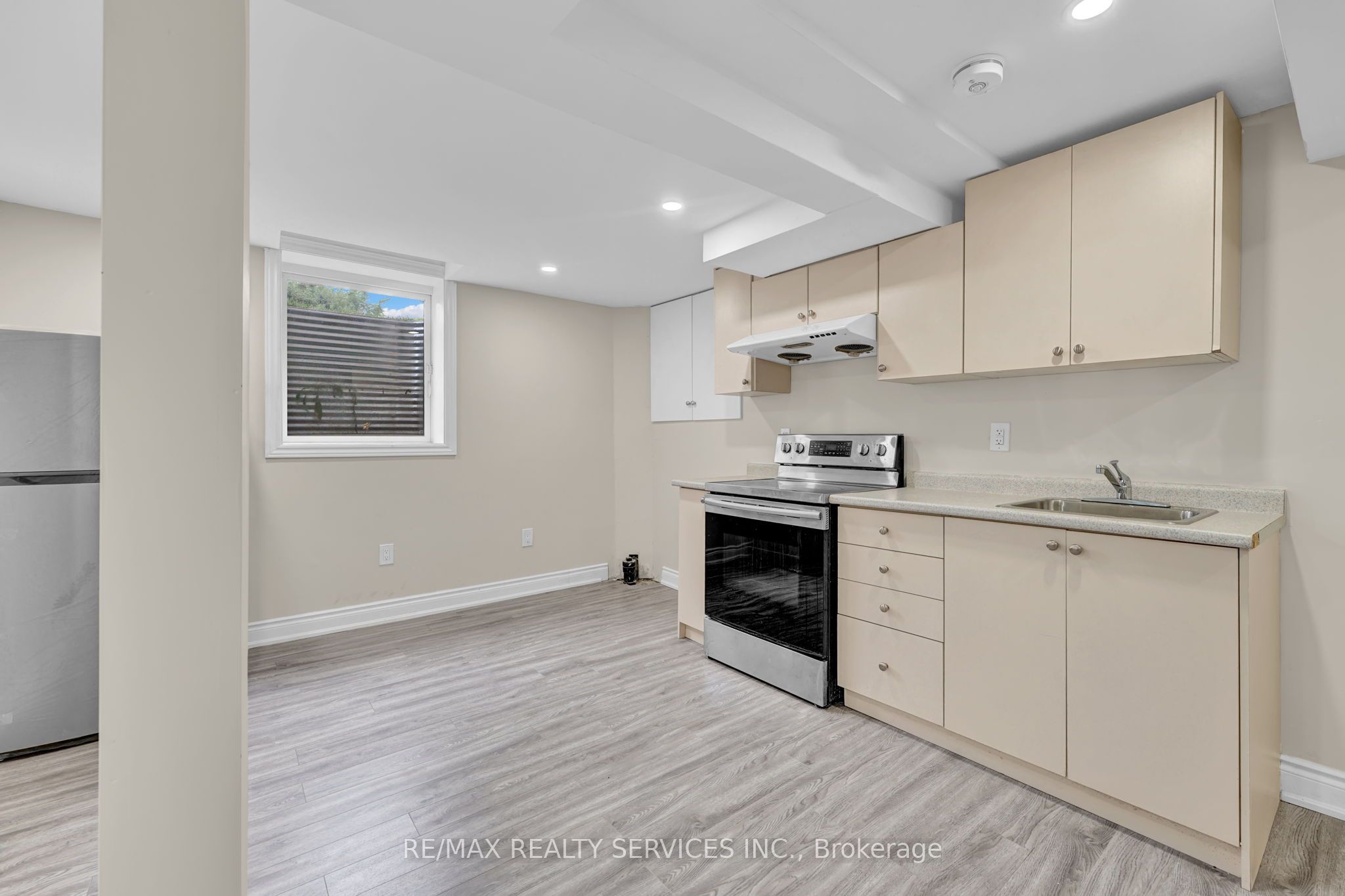 29 Hector Court, Brampton, ON L6S 1P1 photo 3
