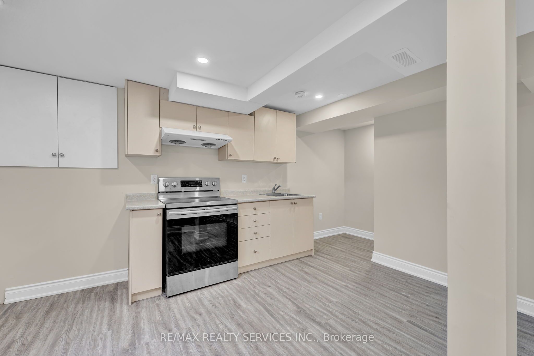 29 Hector Court, Brampton, ON L6S 1P1 photo 4