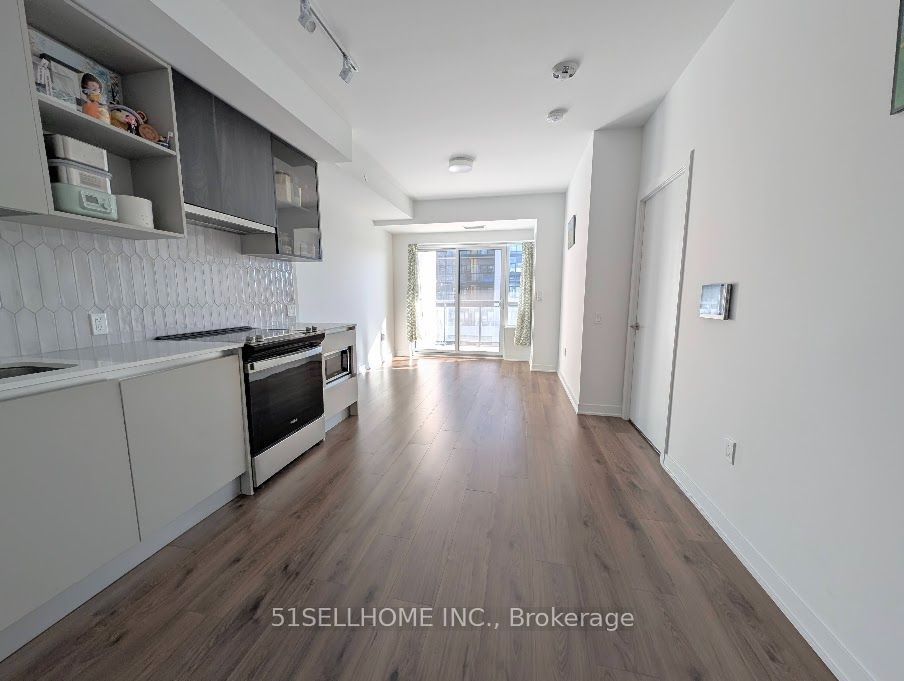 395 Dundas Street W, Oakville, ON L6M 5R8 photo 4