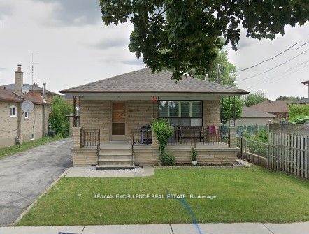 25 Garratt (Room) Boulevard, Toronto, ON M3K 1S8