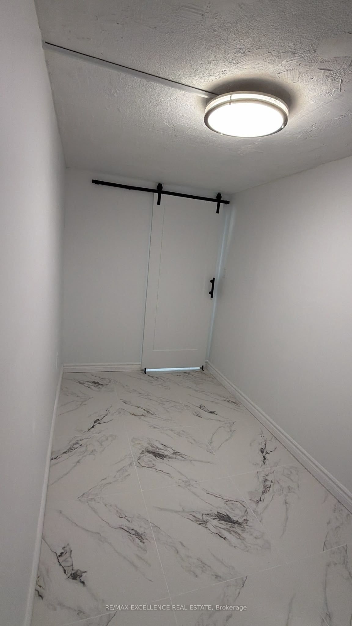 25 Garratt (Room) Boulevard, Toronto, ON M3K 1S8 photo 3