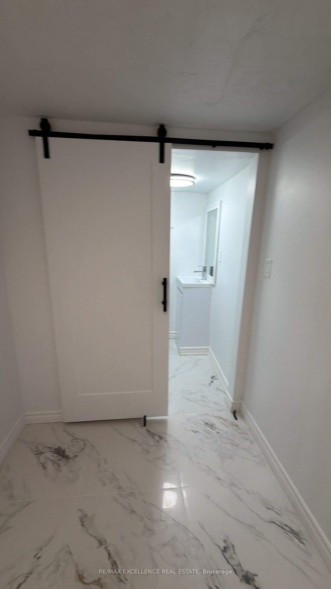 25 Garratt (Room) Boulevard, Toronto, ON M3K 1S8 photo 4