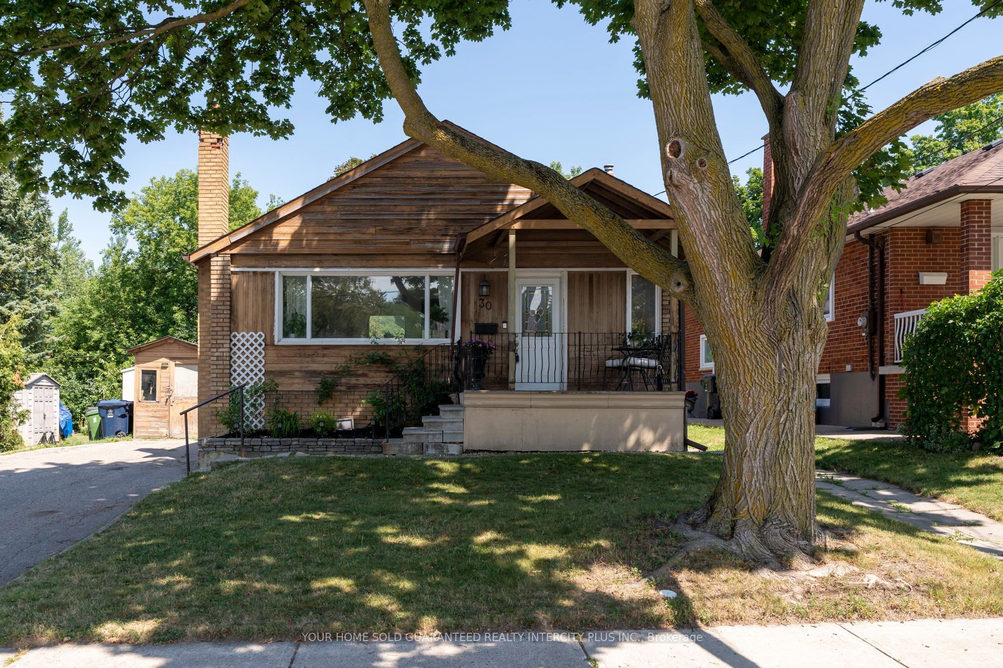 30 Garside Crescent, Toronto, ON M6M 2Z6