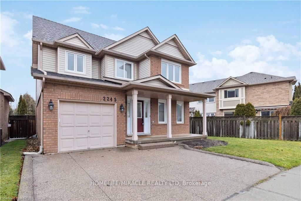 2245 Pathfinder Drive, Burlington, ON L7L 6L6 photo 3