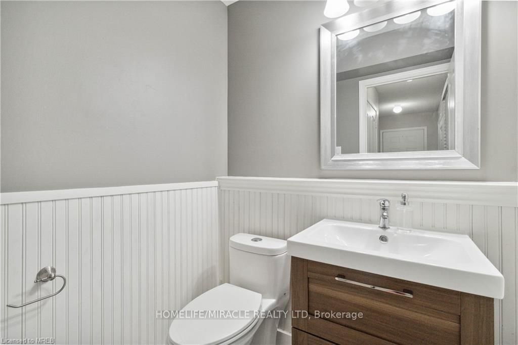 2245 Pathfinder Drive, Burlington, ON L7L 6L6 photo 5