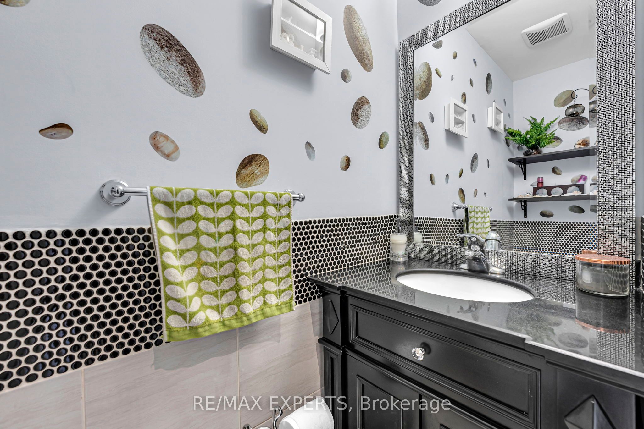 18 Cobalt Street, Toronto, ON M6M 2K2 photo 5