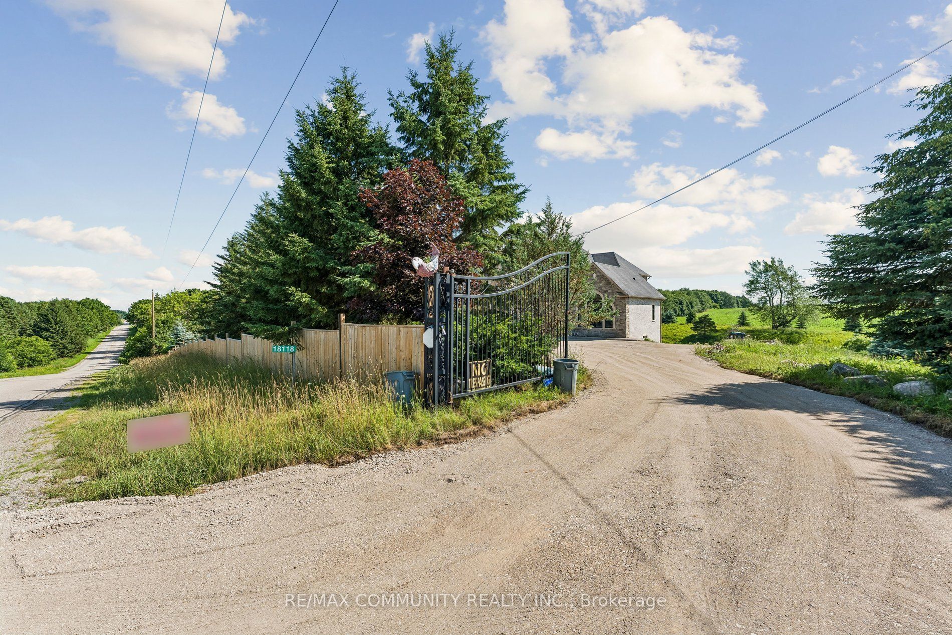 18118 Heart Lake Road S, Caledon, ON L7K 2A4 photo 2