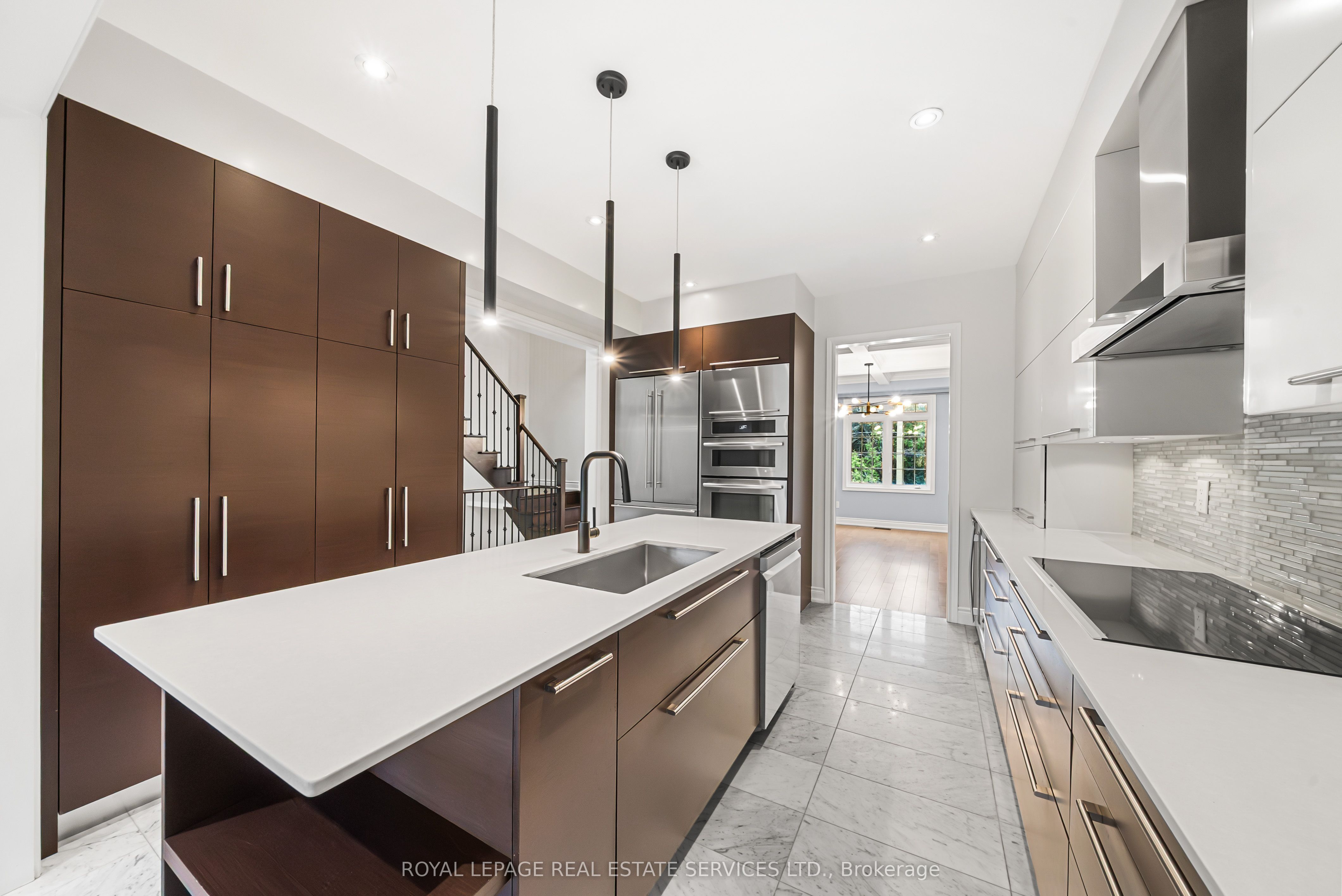 2083 Grange Drive, Mississauga, ON L5B 1P4 photo 5