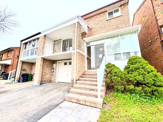 26 Brownridge Crescent, Toronto, ON M9V 4M5