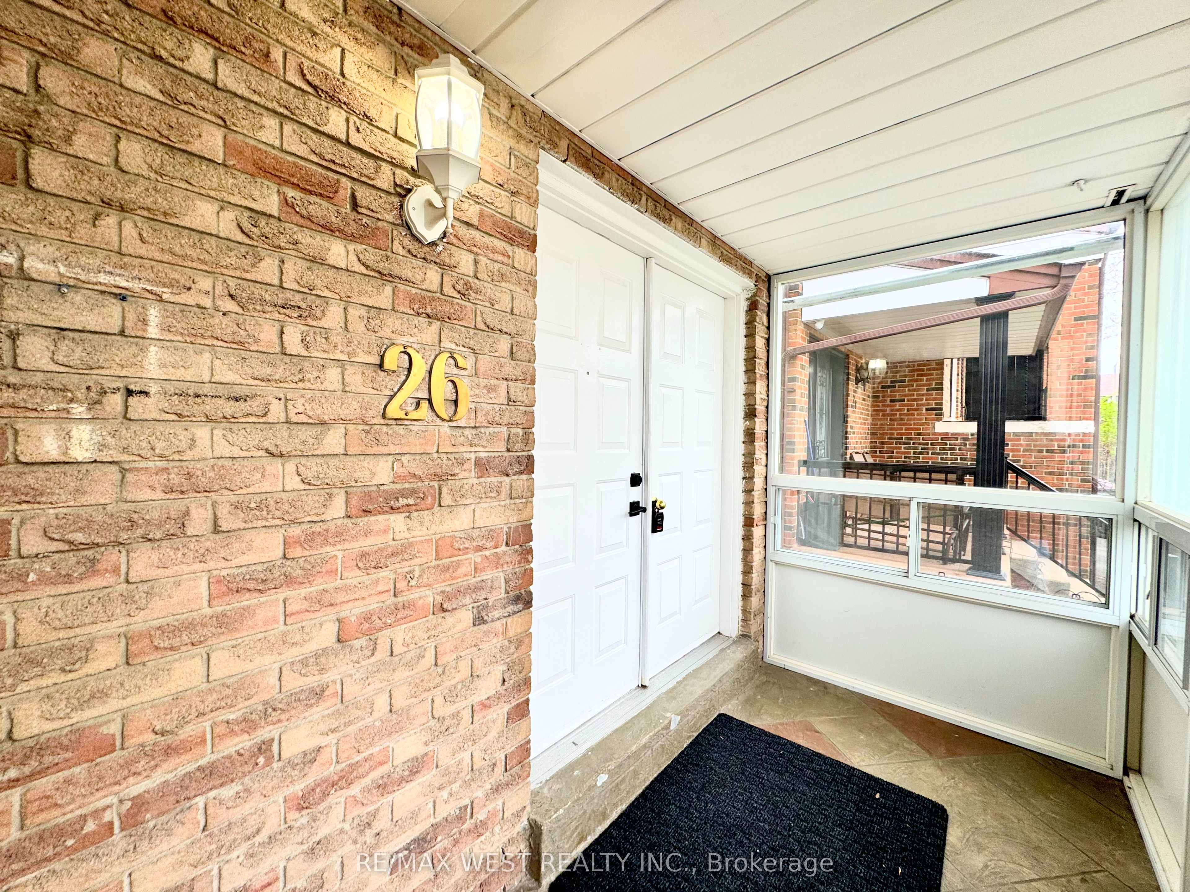 26 Brownridge Crescent, Toronto, ON M9V 4M5 photo 4