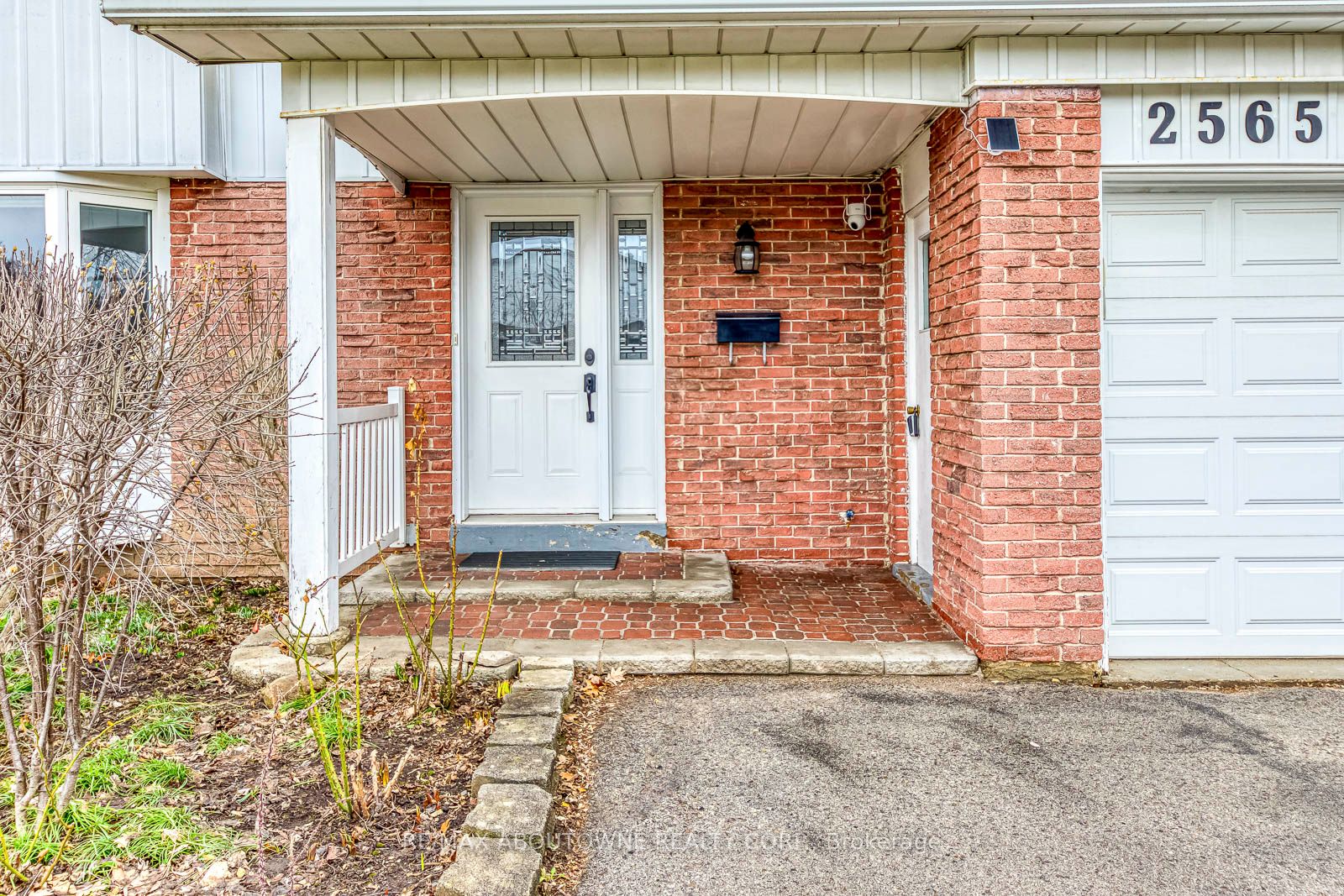 2565 Windjammer Road, Mississauga, ON L5L 1H7 photo 3