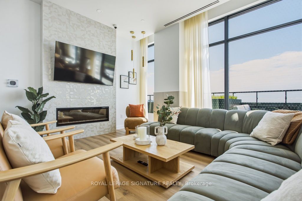1660 Bloor Street W 1204, Toronto, ON M6P 0C6 photo 5