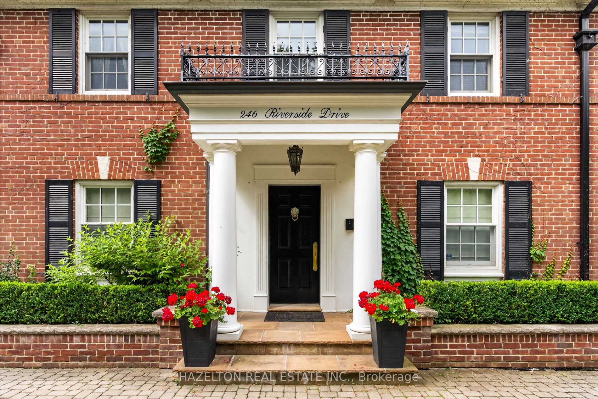246 Riverside Drive, Toronto, ON M6S 4A9 photo 2