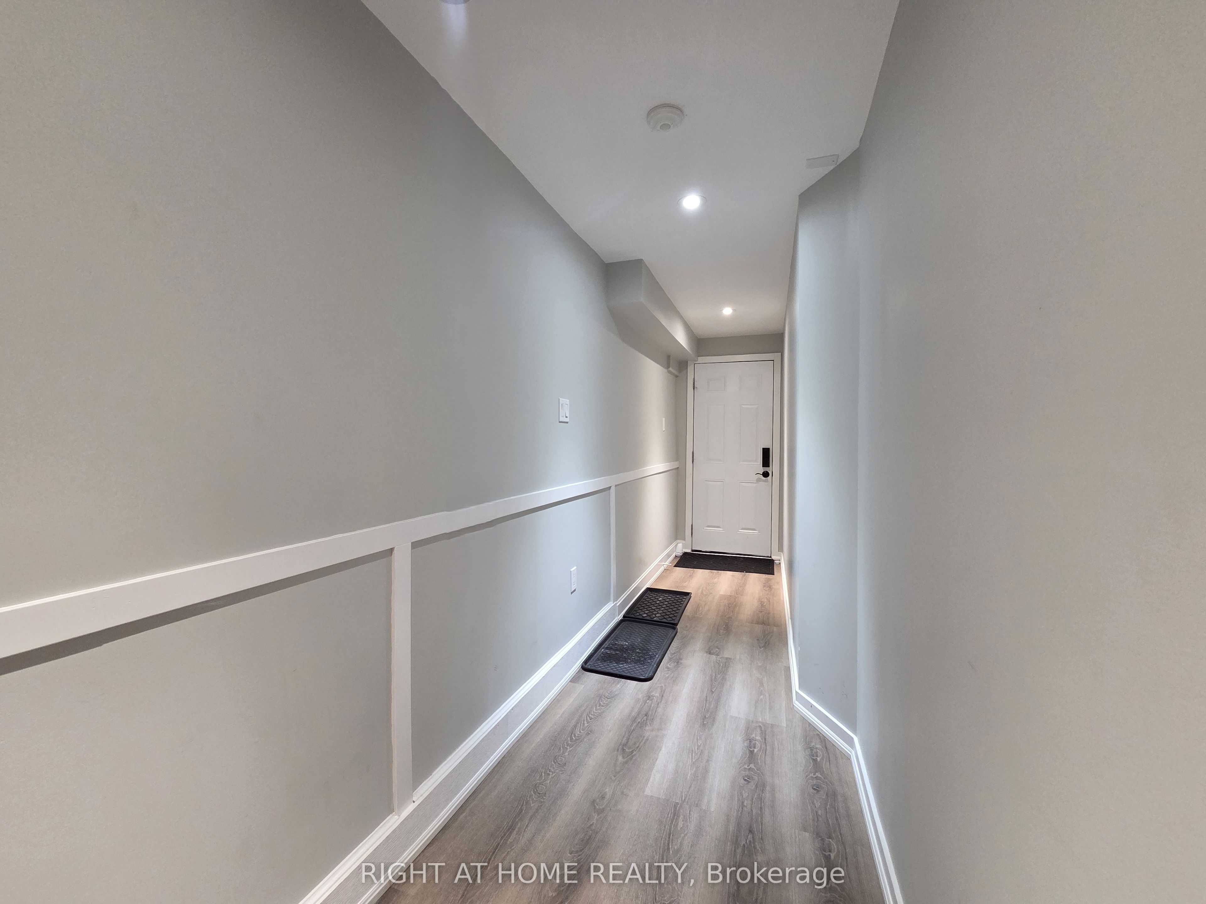 1570 Lewes Way Lower, Mississauga, ON L4W 3S5 photo 4