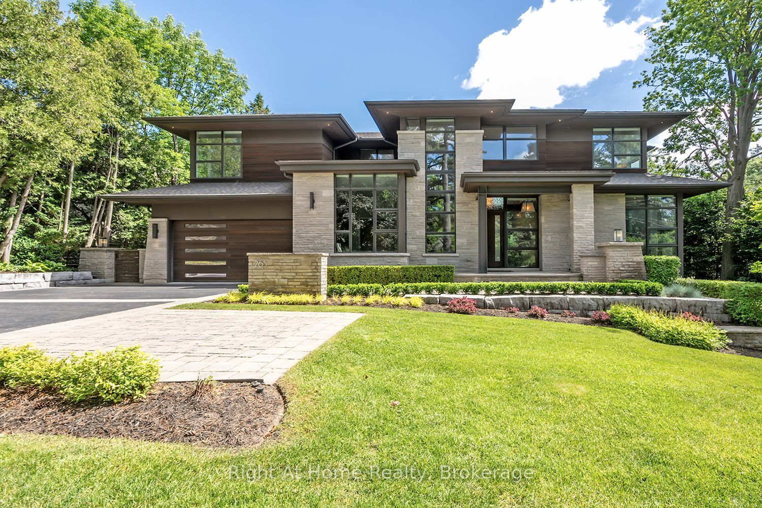 265 Maple Grove Drive W, Oakville, ON L6J 4V6