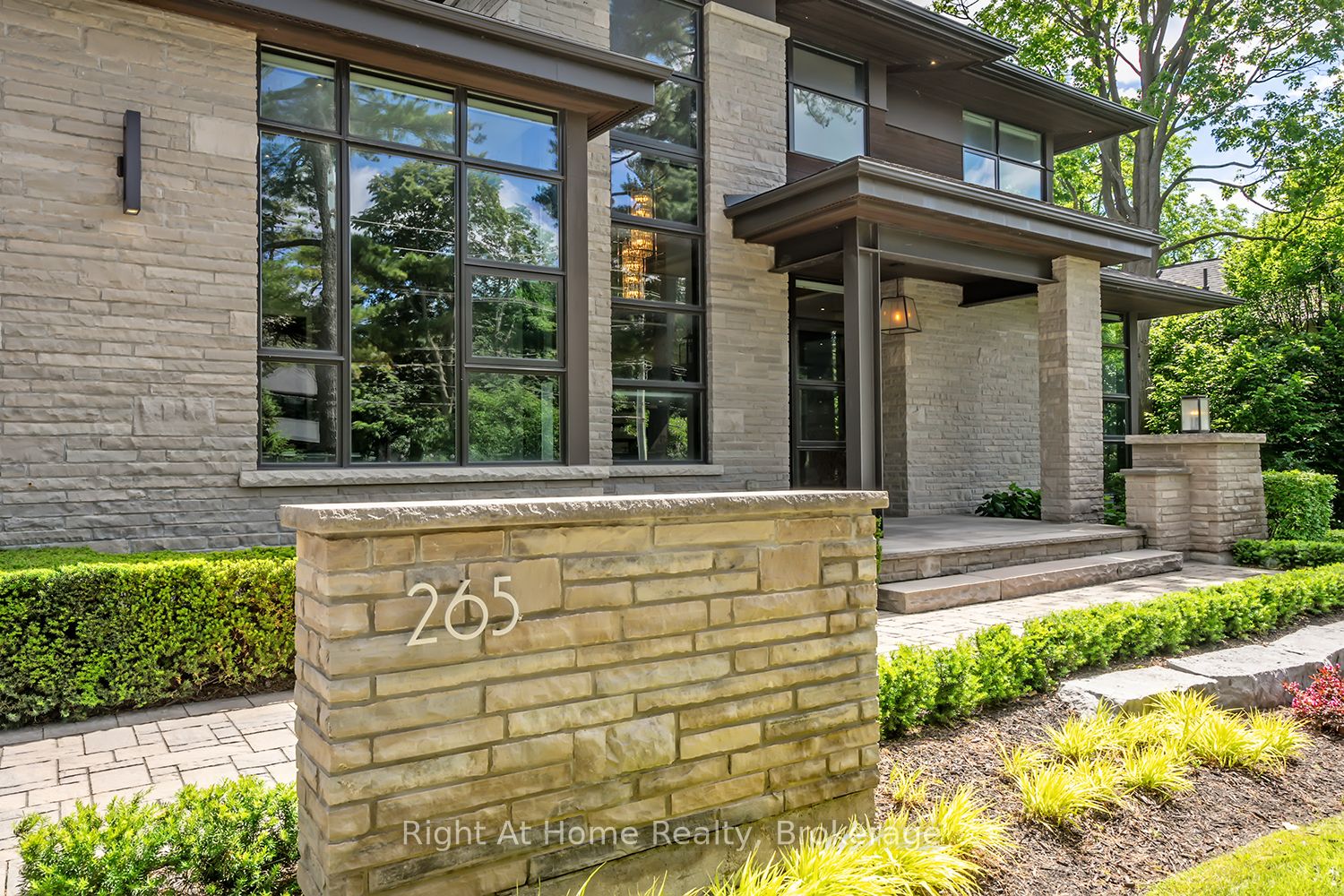265 Maple Grove Drive W, Oakville, ON L6J 4V6 photo 3