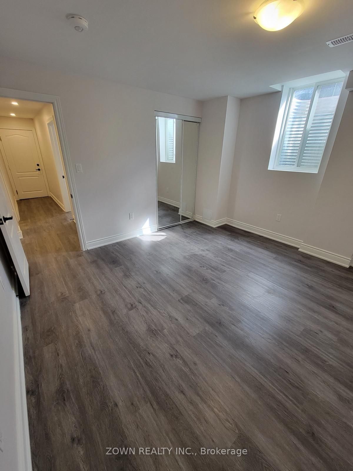 1001 Job Crescent, Milton, ON L9T 8V6 photo 2
