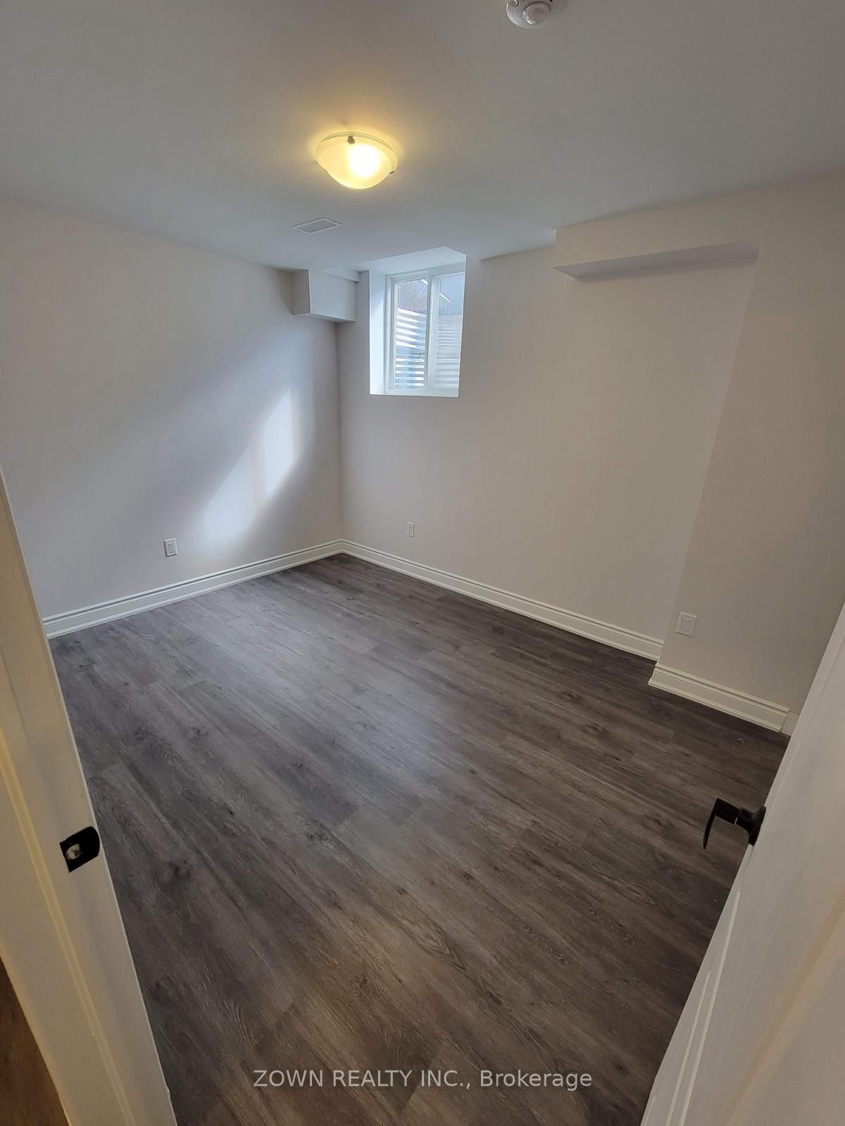 1001 Job Crescent, Milton, ON L9T 8V6 photo 3