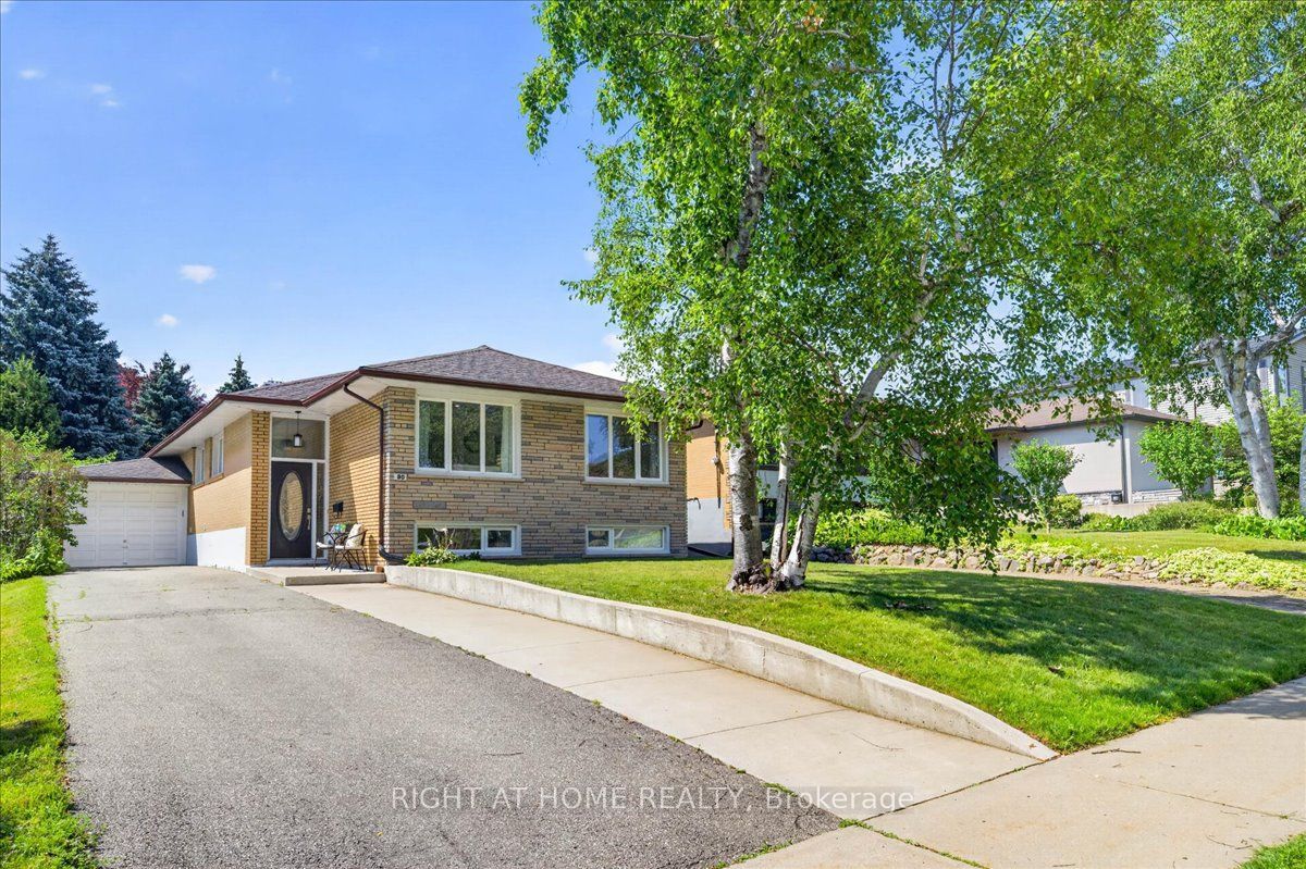 90 Renault Crescent, Toronto, ON M9P 1J6 photo 3