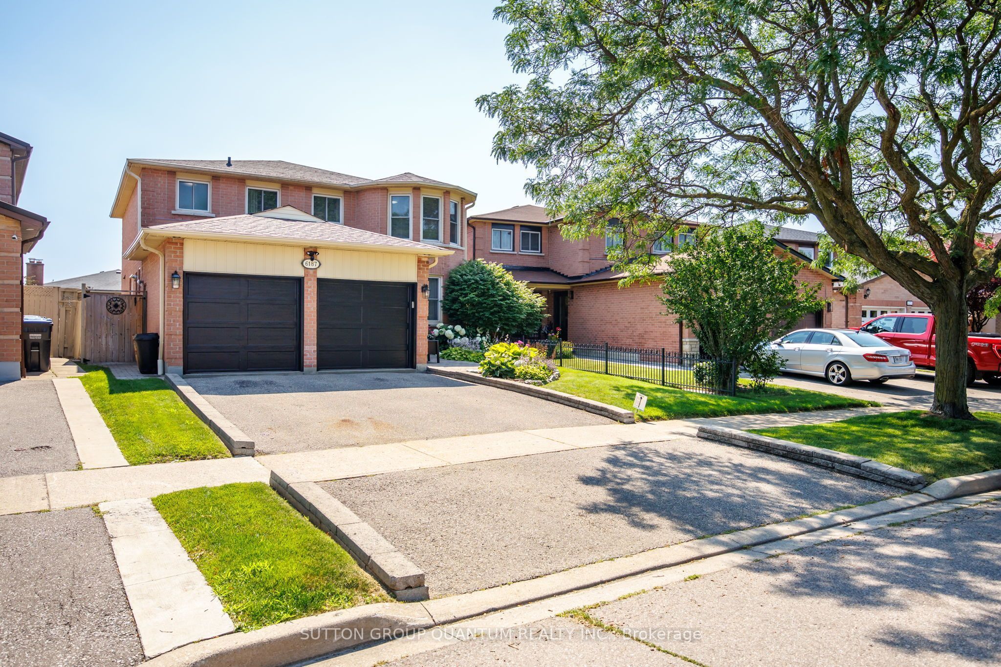 6187 Camgreen Circle, Mississauga, ON L5N 4N5 photo 2
