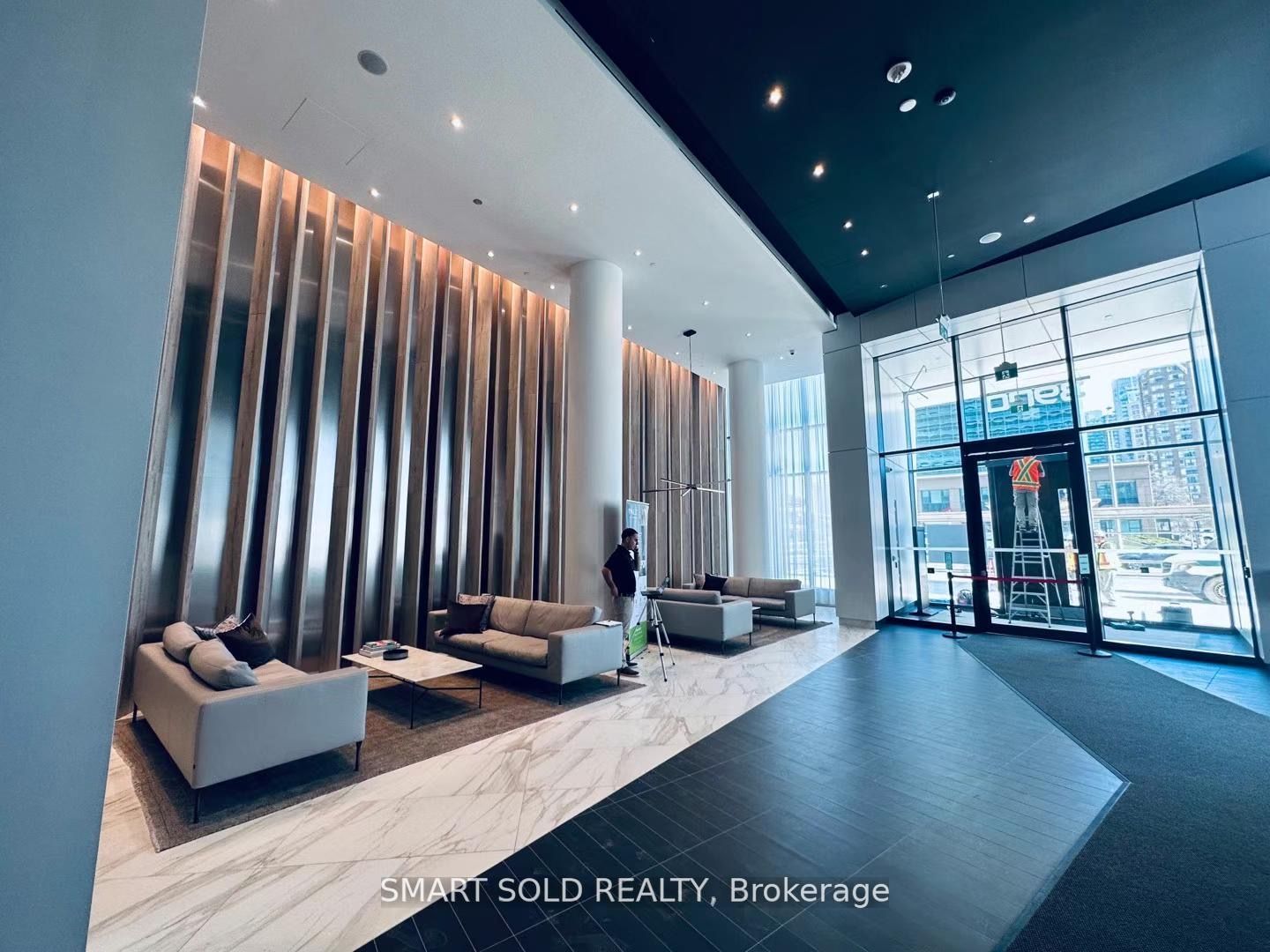 3900 Confederation Parkway 3405, Mississauga, ON L5B 0M3 photo 2