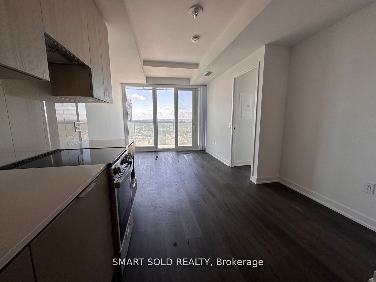 3900 Confederation Parkway 3405, Mississauga, ON L5B 0M3 photo 4