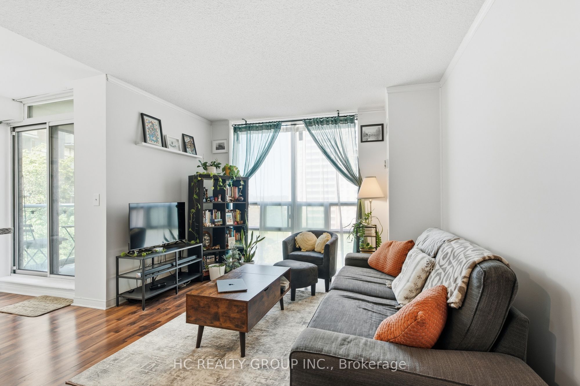 17 Michael Power Place 713, Toronto, ON M9A 5G5 photo 3