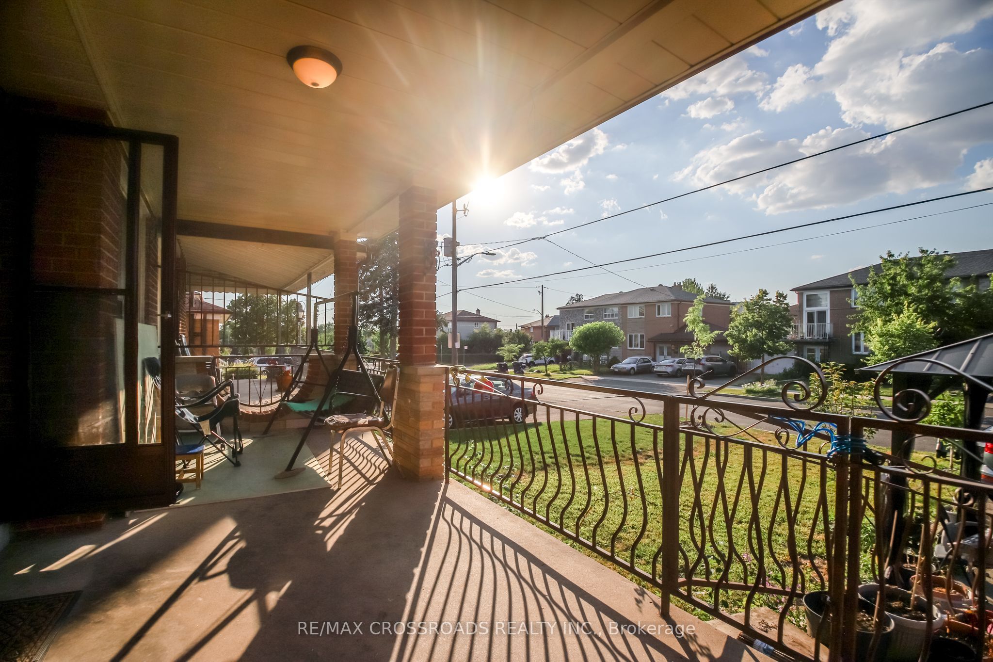 53 Giltspur Drive, Toronto, ON M3L 1M4 photo 3