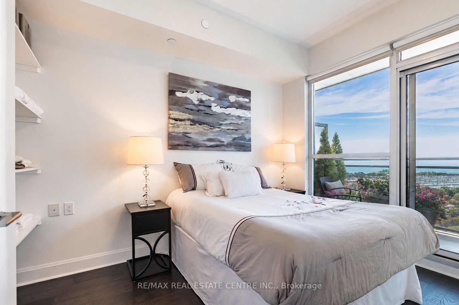 33 Shore Breeze Drive 2102, Toronto, ON M8V 0G1 photo 3