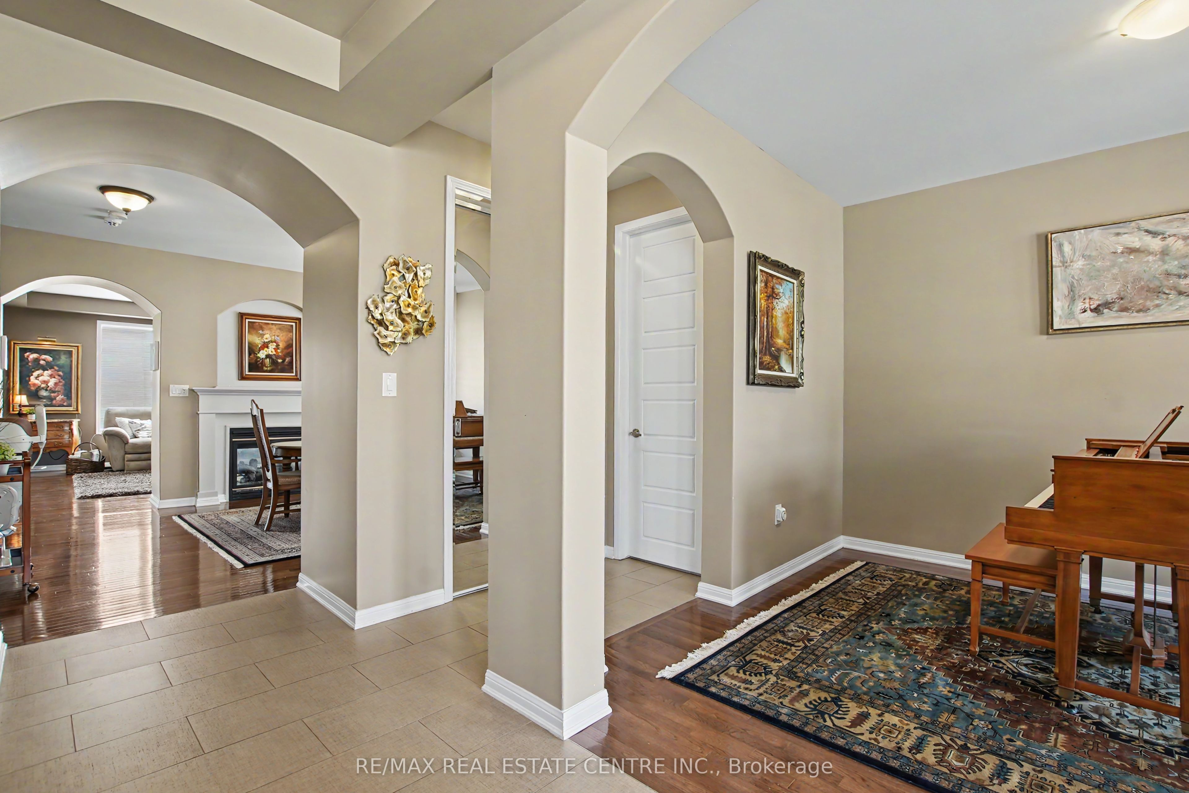 379 Wettlaufer Terrace, Milton, ON L9T 7N4 photo 5