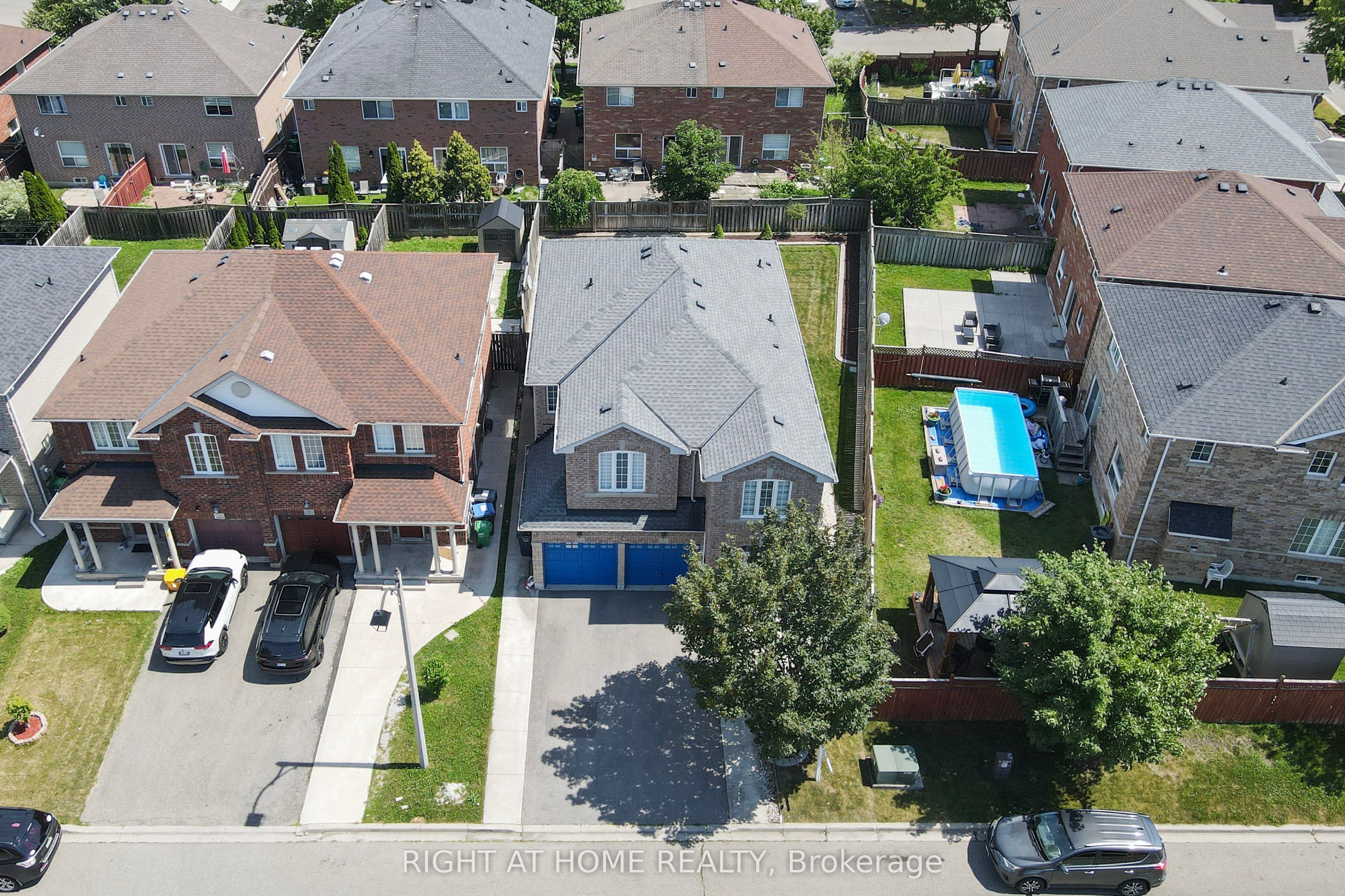 3 SILVERBELL Court, Brampton, ON L7A 3V3