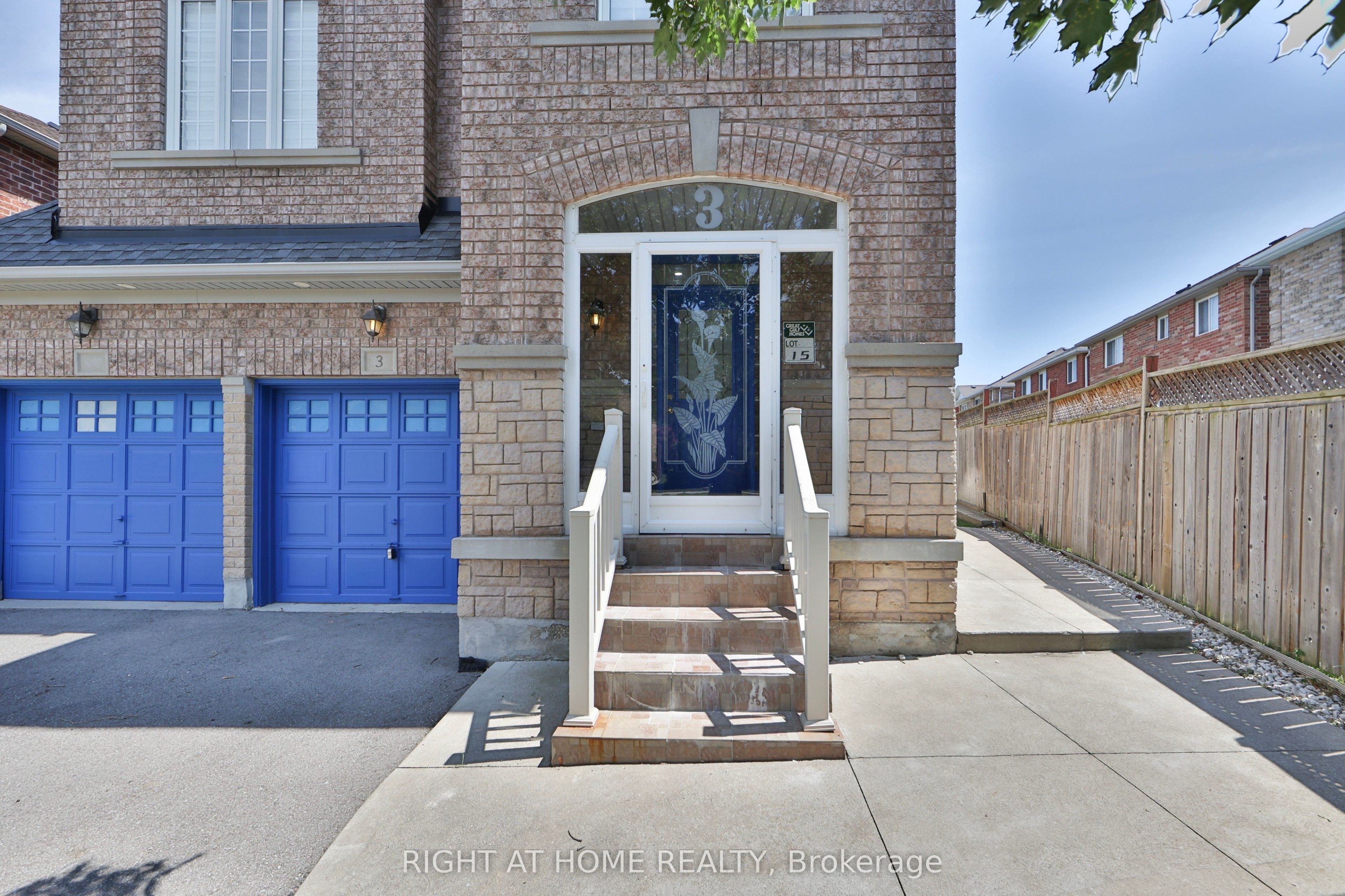3 SILVERBELL Court, Brampton, ON L7A 3V3 photo 3