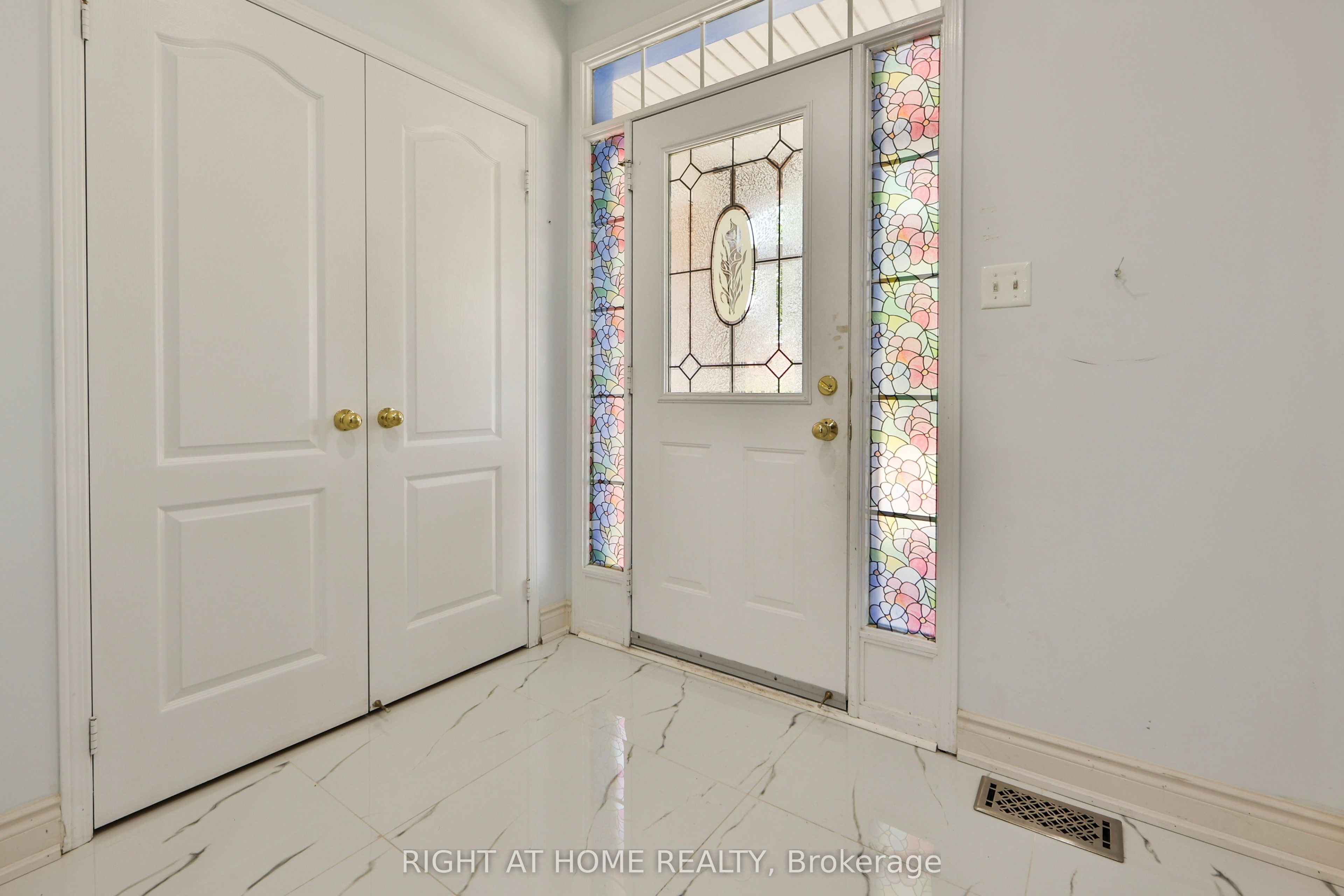 3 SILVERBELL Court, Brampton, ON L7A 3V3 photo 5