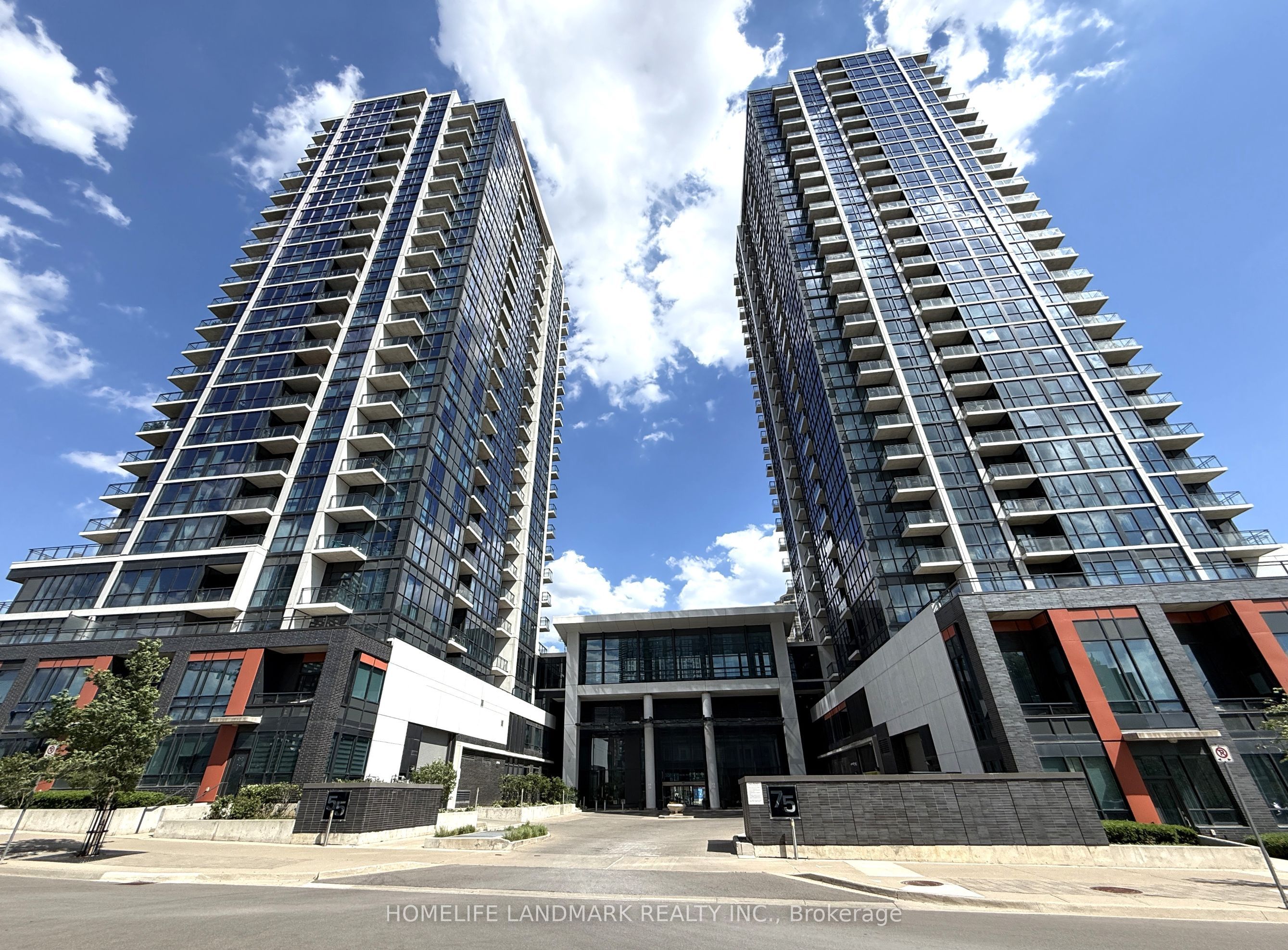 55 Eglinton Avenue W 109, Mississauga, ON L5R 3P5 photo 2