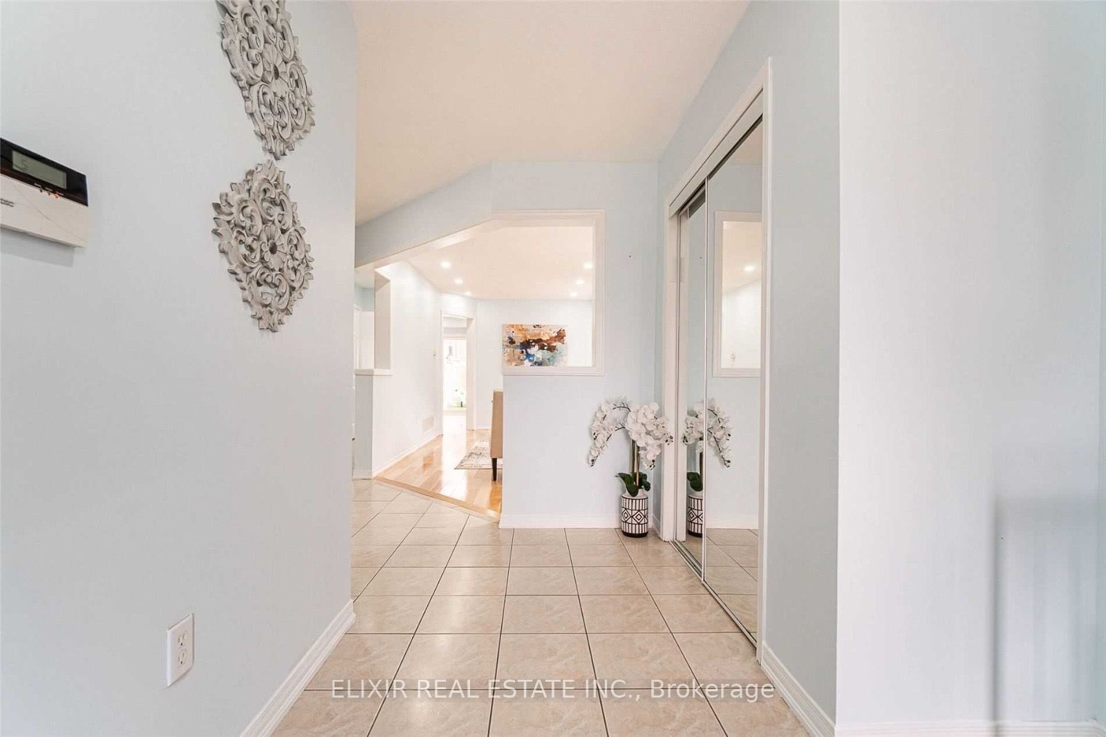 29 Timbertop Crescent Upper Level, Brampton, ON L6R 3J1 photo 4