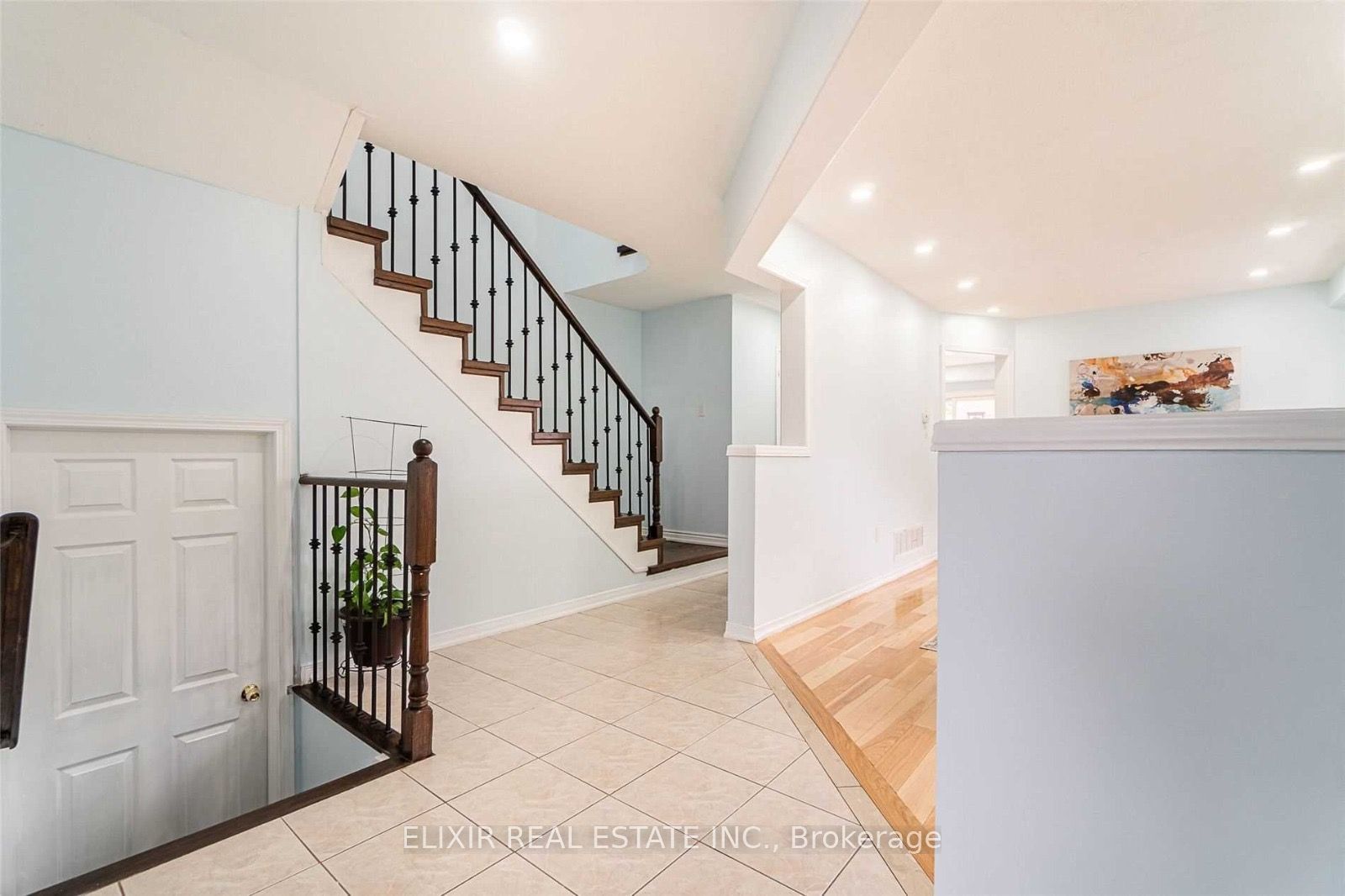 29 Timbertop Crescent Upper Level, Brampton, ON L6R 3J1 photo 5