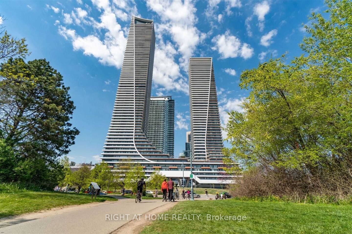 30 Shore Breeze Drive 3212, Toronto, ON M8V 0J1 photo 2
