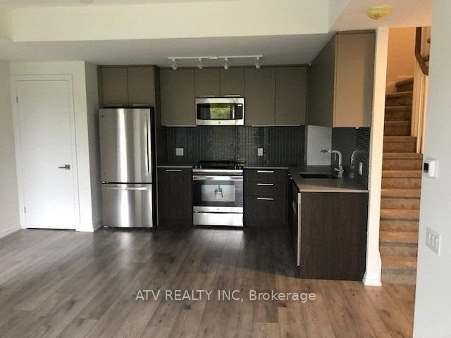 10 Brin Drive TH17, Toronto, ON M8X 0B3 photo 5