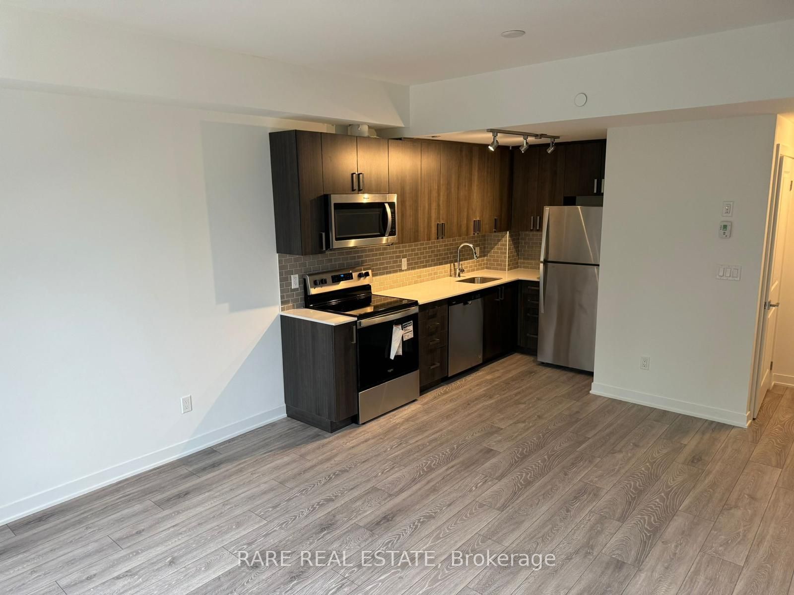 4045 Hickory Drive 15, Mississauga, ON L4W 0G6 photo 3