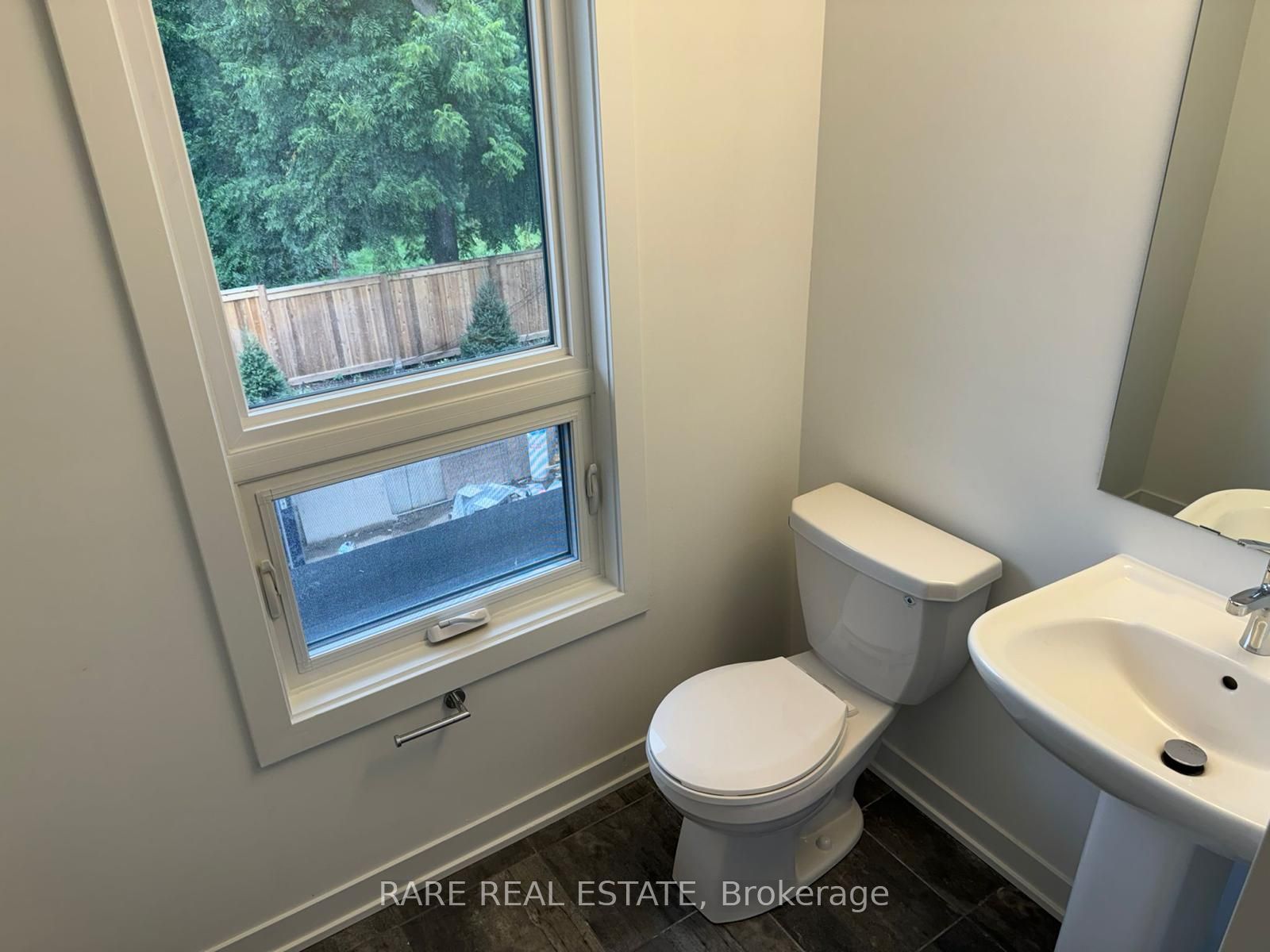 4045 Hickory Drive 15, Mississauga, ON L4W 0G6 photo 5