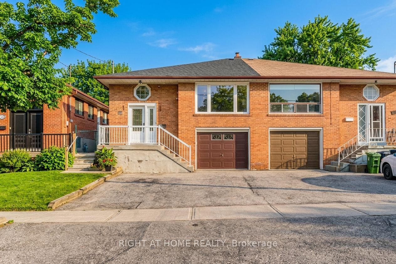 110 Victory Drive, Toronto, ON M3M 2J8